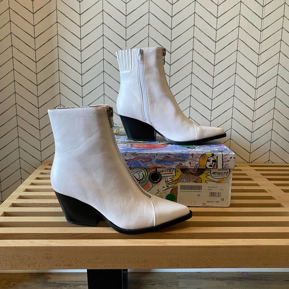 JEFFREY CAMPBELL Landyn zip front boot booties white 6.5 brand new - Picture 2 of 8